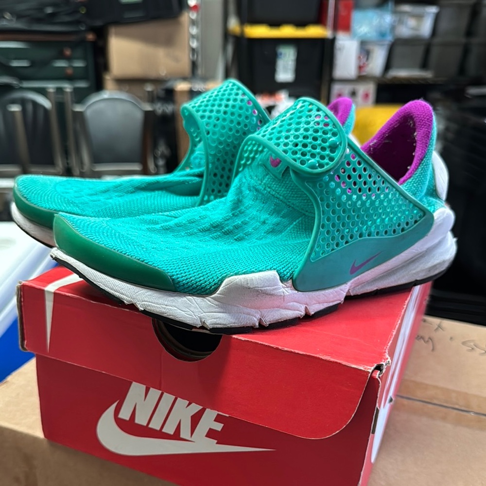 Nike Turquoise and Magenta Slip-On Shoes